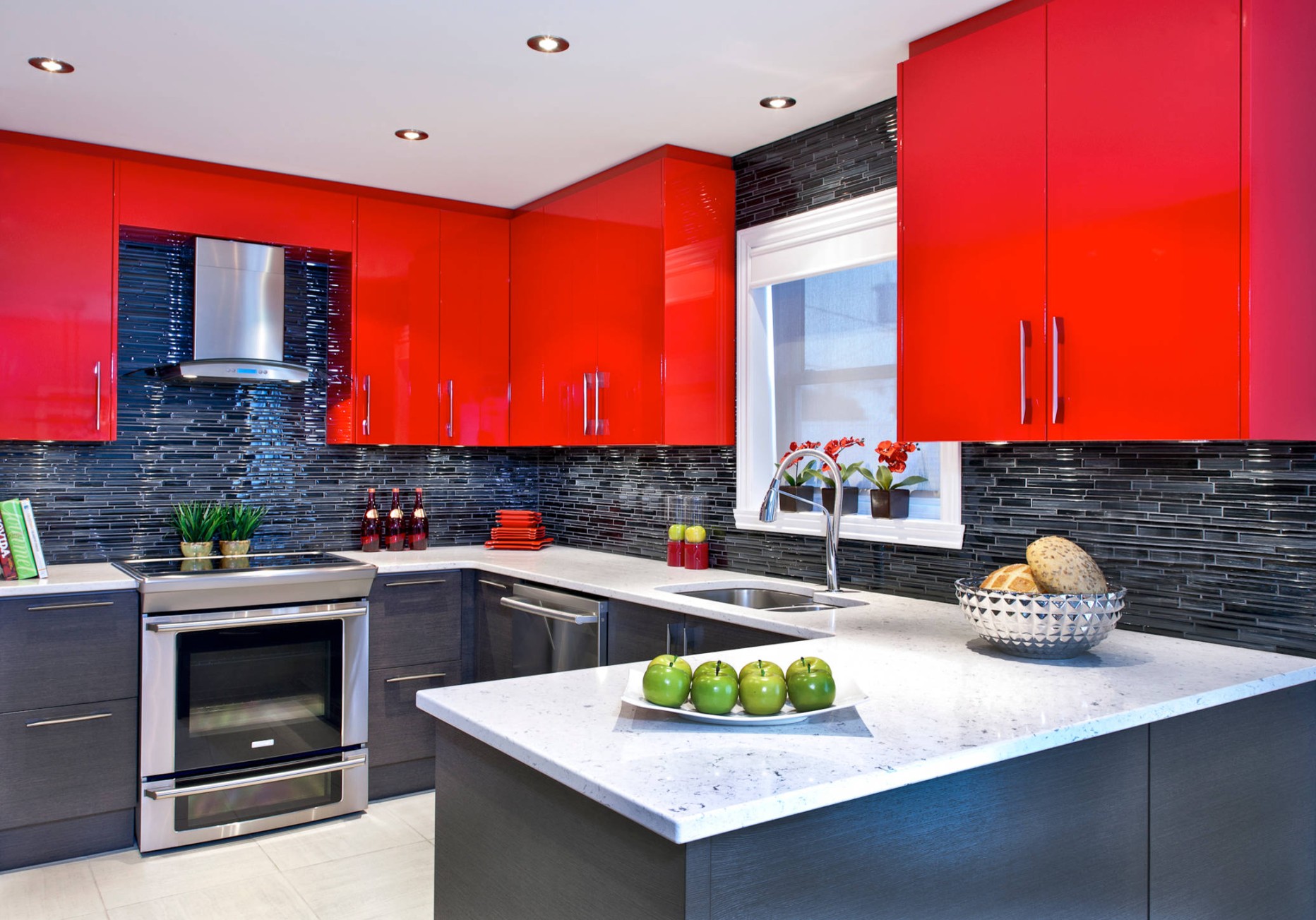 Bold And Beautiful: A Red And Black Kitchen Design