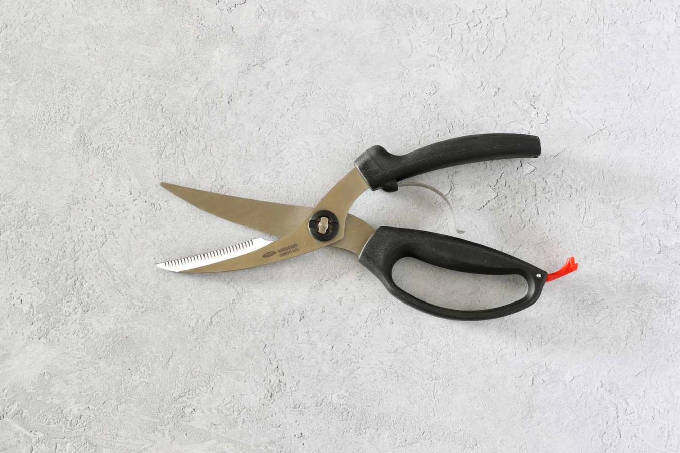 Mastering The Art Of Poultry Preparation With Premium Poultry Shears