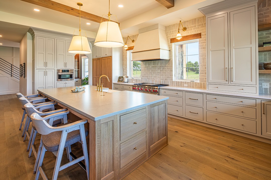 Enhance Your Kitchen With Stunning Quarter Sawn Oak Cabinets