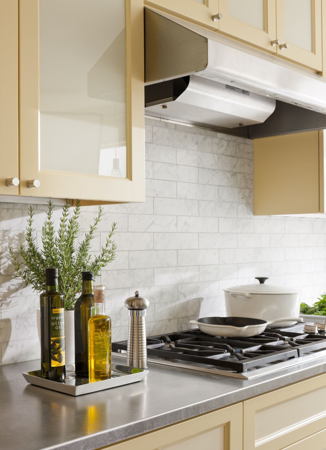 image.title The Pros, Cons, and Cost of Stainless-Steel Countertops image